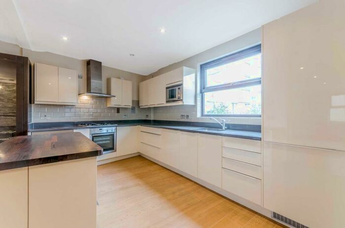 4 Bedroom House To Rent In Wapping Wall, Wapping, London, E1W
