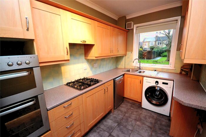 2 Bedroom Apartment To Rent In Marlex Lodge, Long Lane, Finchley, N3