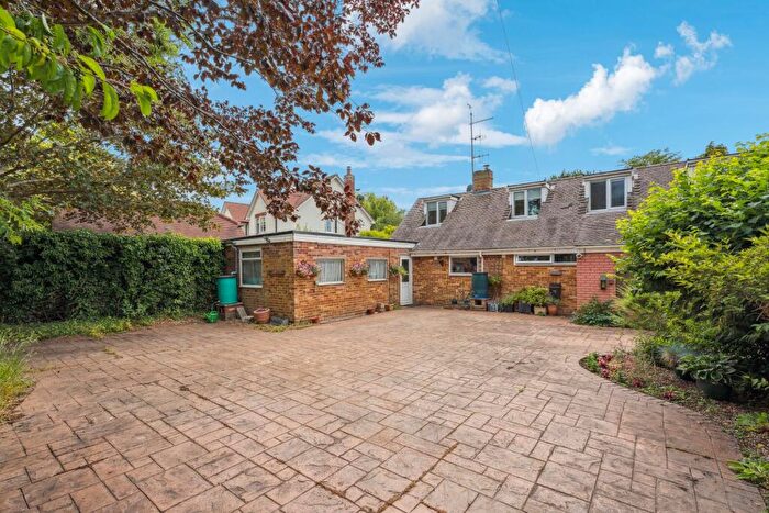 4 Bedroom Detached House For Sale In Manor Road, Towersey, OX9