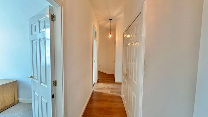 2 Bedroom Flat For Sale In Commercial Street, Dundee, DD1