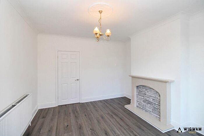 3 Bedroom End Of Terrace House For Sale In National Avenue, Hull, HU5