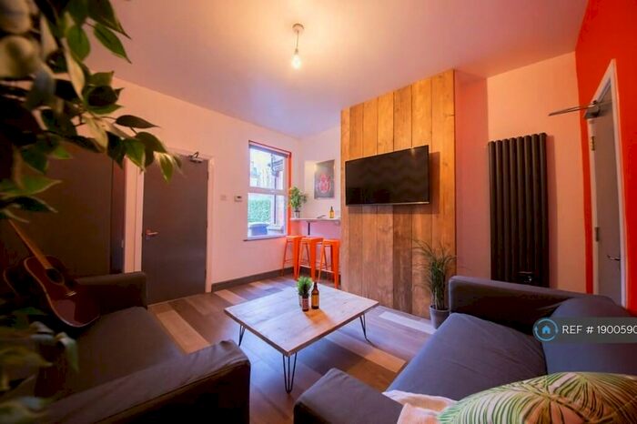 4 Bedroom Detached House To Rent In Denham Road, Sheffield, S11