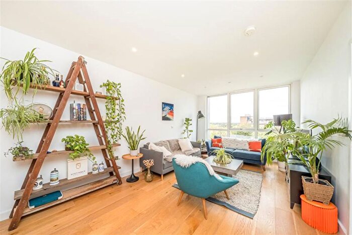 2 Bedroom Flat For Sale In Arklow Road, New Cross, SE14