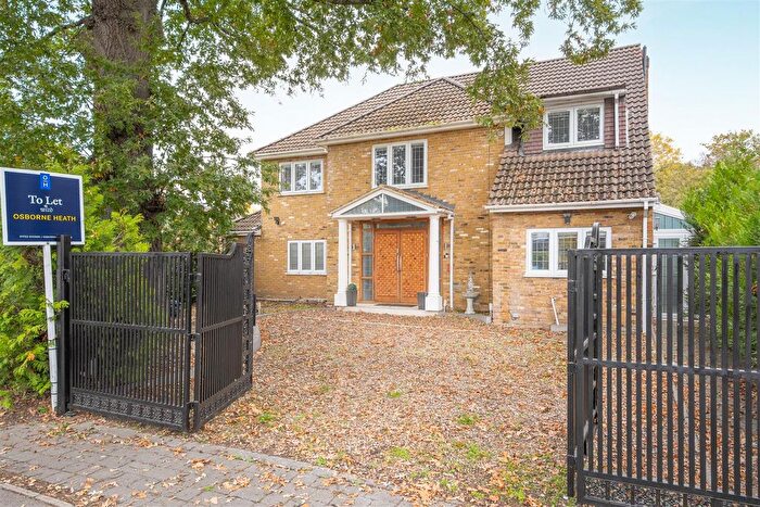 6 Bedroom Detached House To Rent In Hatch Lane, Windsor, SL4