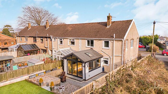 3 Bedroom End Terrace House For Sale In Linden Avenue, West Cross, Swansea, SA3