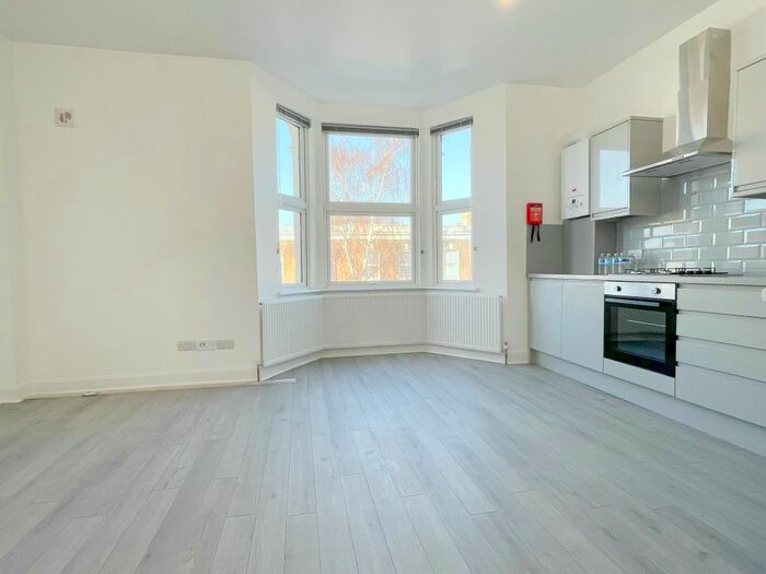 1 Bedroom Flat To Rent In Powerscroft Road, London, E5