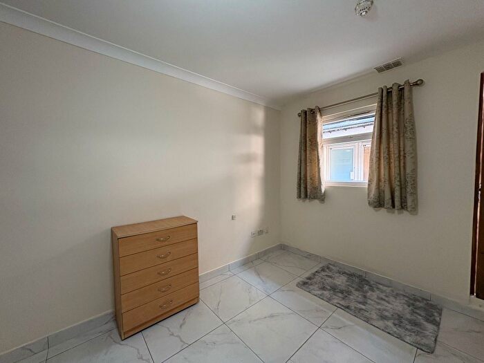 1 Bedroom Studio To Rent In Holloway Road, London, N7