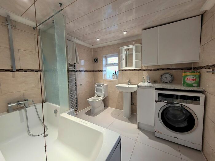 3 Bedroom Terraced House To Rent In Grasmere Road, Woodside, Croydon, SE25