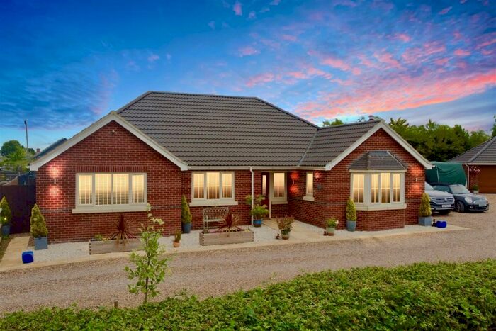 3 Bedroom Bungalow For Sale In Sleaford Road, Cranwell Village, Sleaford, NG34