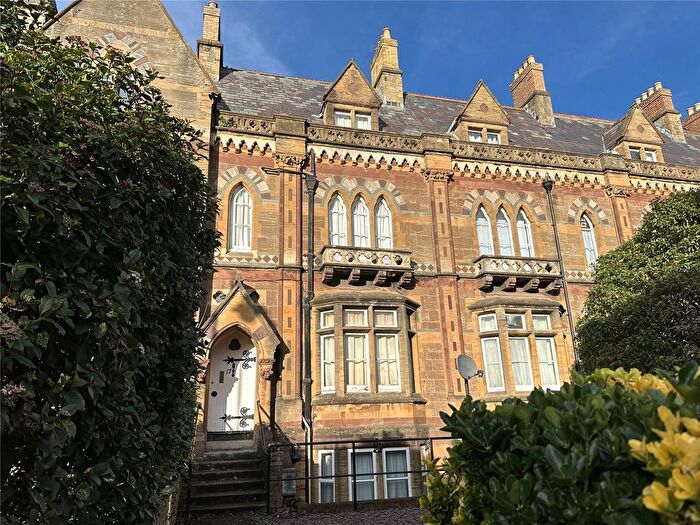 Studio To Rent In Park Street, Taunton, Somerset, TA1