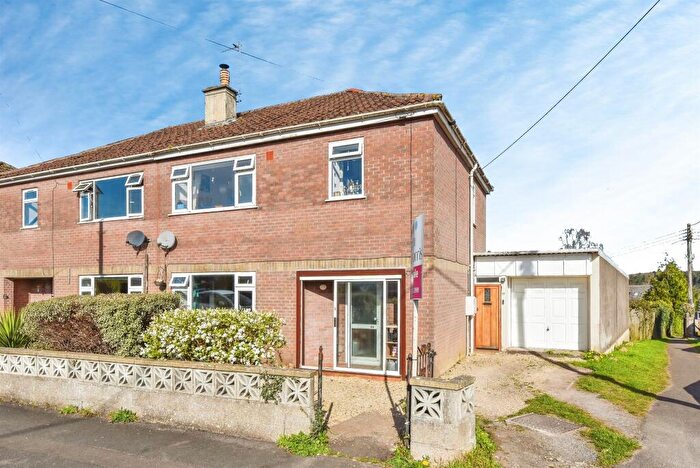 3 Bedroom Terraced House For Sale In Sycamore Road, Radstock, BA3