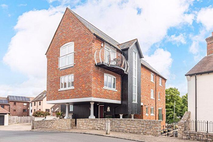 3 Bedroom Town House For Sale In Rossiters Quay. Town Centre., BH23