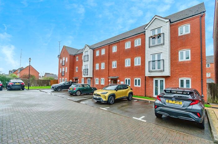 2 Bedroom Flat For Sale In Tame Crossing, Wednesbury, WS10