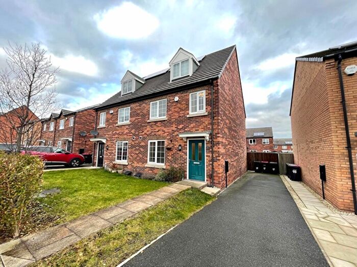 4 Bedroom Semi-Detached House To Rent In Calver Way, Waverley, S60