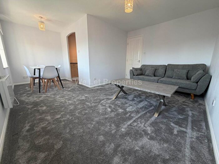 2 Bedroom Apartment To Rent In Chiffon Way, Salford, M3