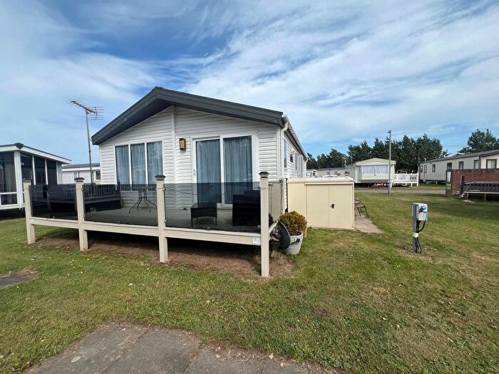 2 Bedroom Park Home For Sale In California Cliffs, Rottenstone Lane, NR29