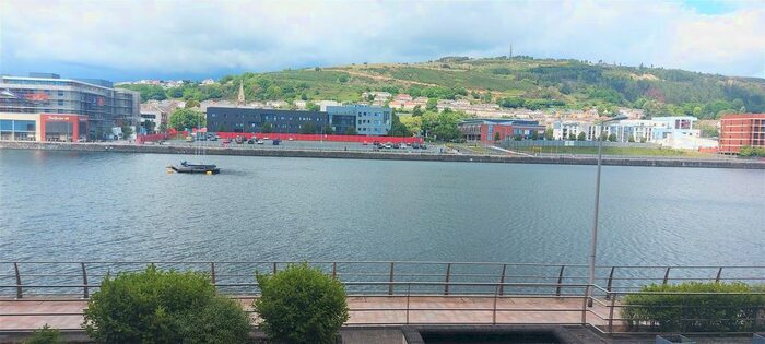 1 Bedroom Flat For Sale In South Quay, Kings Road, Marina, Swansea, SA1