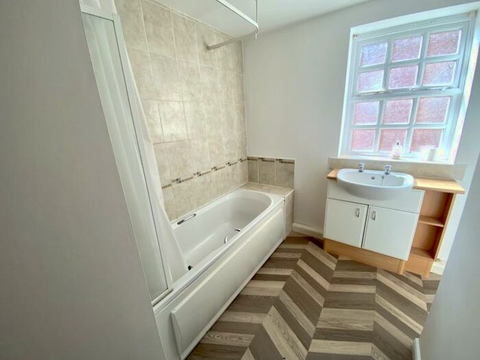 2 Bedroom Apartment To Rent In Minster Wharf, Beverley, HU17