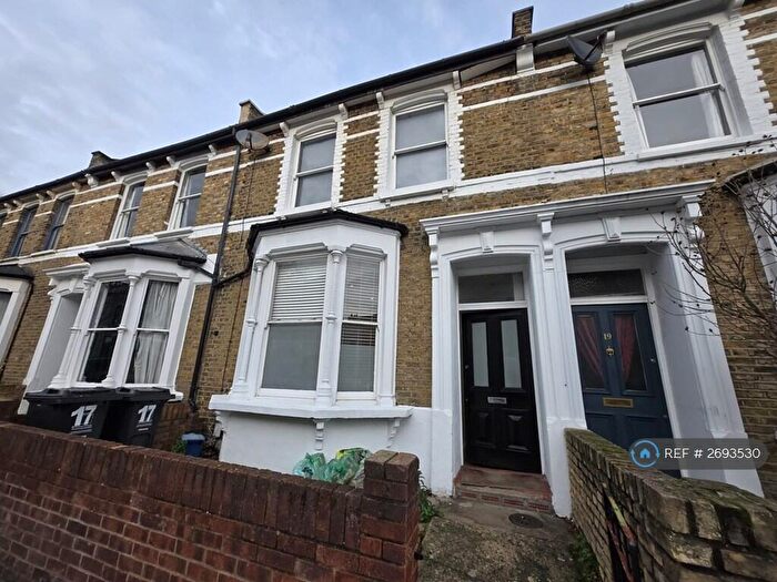 2 Bedroom Flat To Rent In Tyssen Road, London, N16