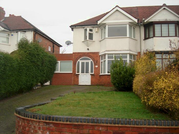 3 Bedroom Semi-Detached House To Rent In Gainsborough Road, Great Barr, B42
