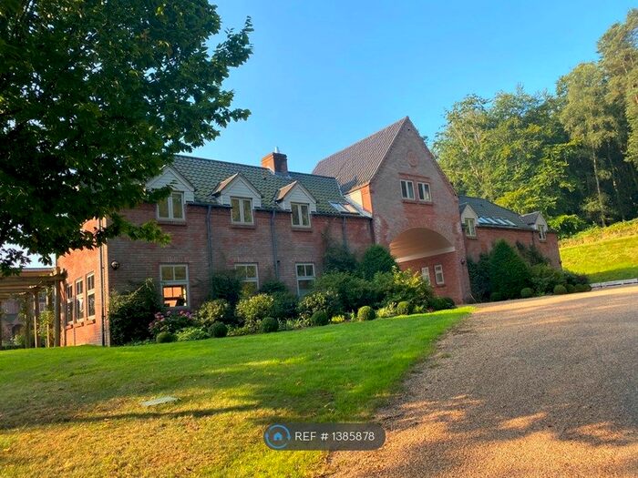 2 Bedroom Flat To Rent In Ringland, Norwich, NR8