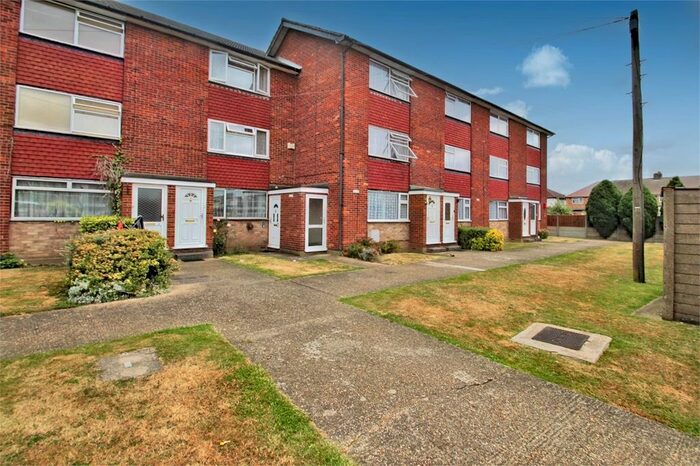 2 Bedroom Flat To Rent In Dallega Close, Hayes, Middlesex, UB3