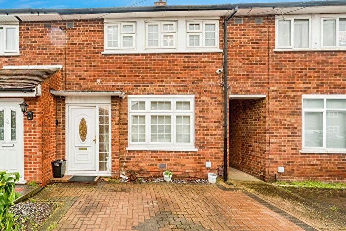 3 Bedroom Terraced House For Sale In Churchill Road, Slough, SL3