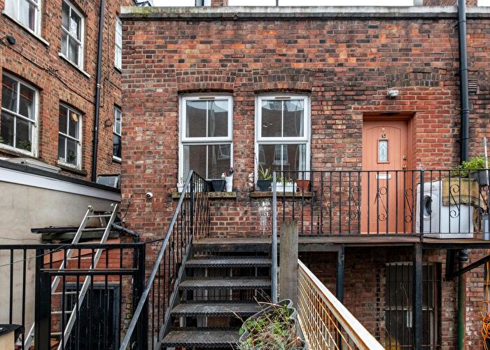 1 Bedroom Flat To Rent In Kenbury Street, London, SE5