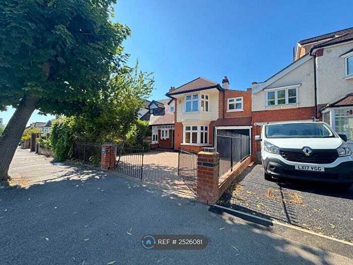 5 Bedroom Detached House To Rent In Bressey Grove, London, E18