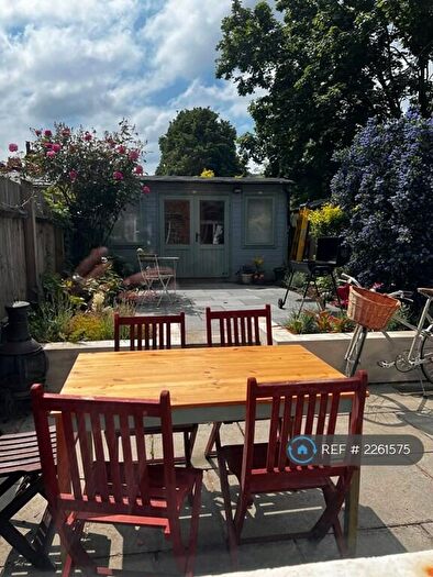 2 Bedroom Flat To Rent In Brownhill Road, London, SE6