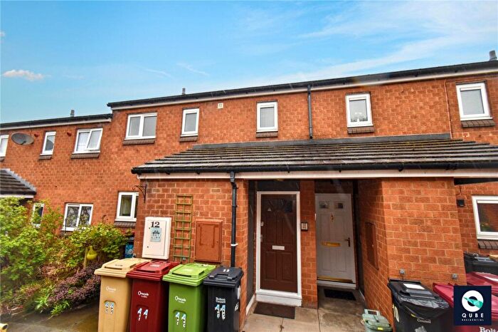 1 Bedroom Flat For Sale In Breckles Place, Bolton, Greater Manchester, BL3