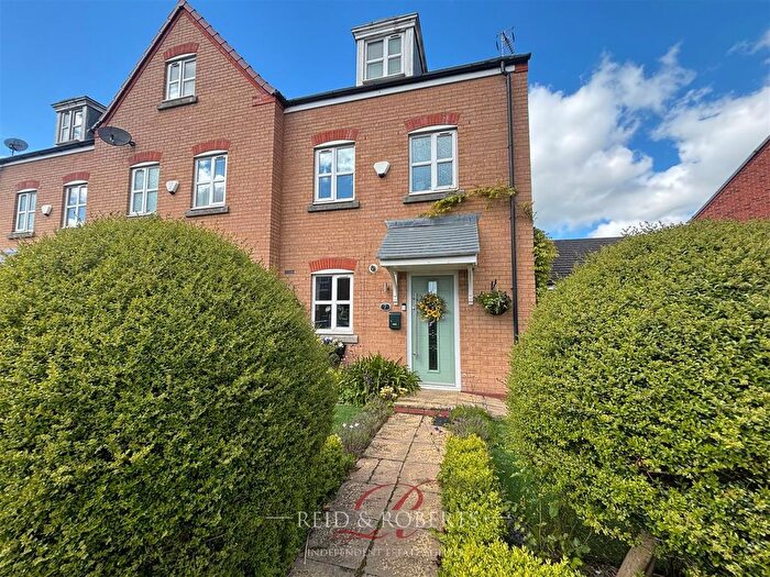 3 Bedroom Town House For Sale In Sheppard Street, Brymbo, Wrexham, LL11