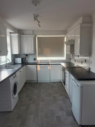 3 Bedroom Barn Conversion To Rent In Hawkley Green, Southampton, SO19