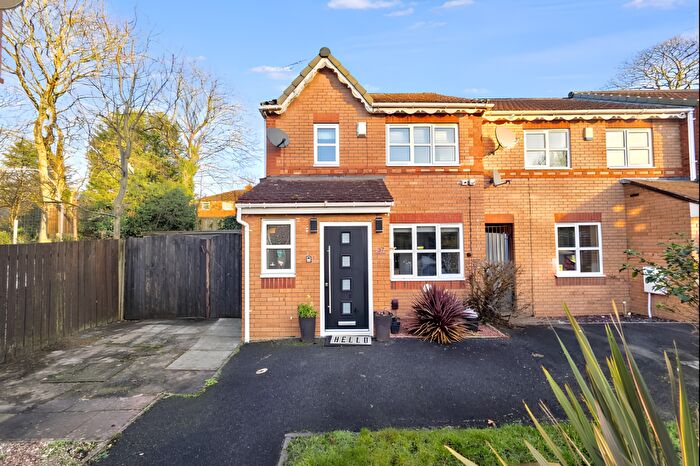 3 Bedroom Semi Detached House For Sale In Melton Road, Crumpsall, Crumpsall, M8