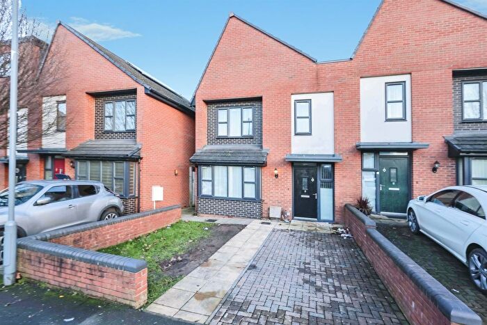 4 Bedroom Semi Detached House For Sale In Kiln Rise, Birmingham, B8