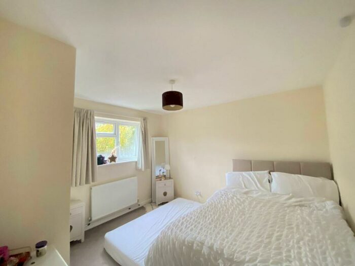 2 Bedroom To Rent In Paddock Road, Newbury, RG14