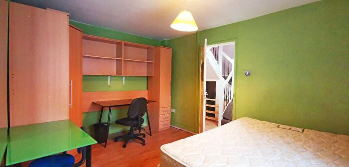 3 Bedroom Terraced House To Rent In Copland Terrace, Newcastle Upon Tyne, NE2