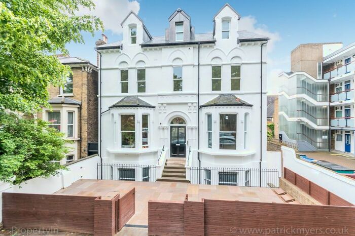 2 Bedroom Flat To Rent In Barry Road, London, SE22