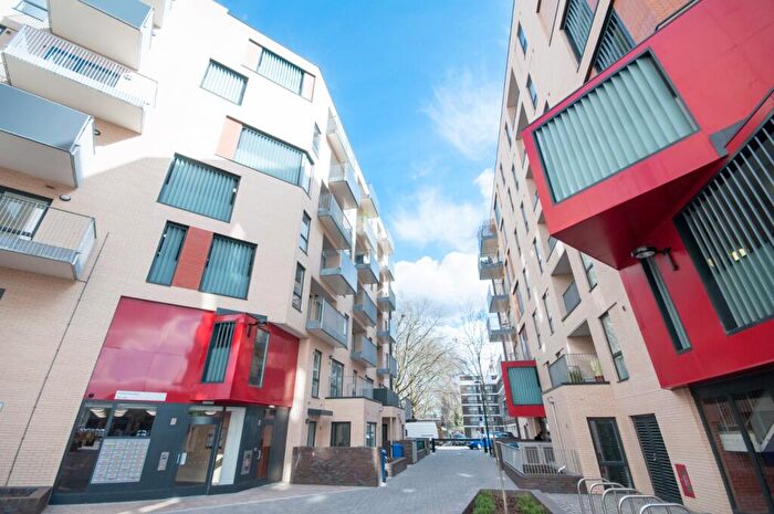 2 Bedroom Flat To Rent In Pullman Building, Spa Road, Bermondsey, London, SE16