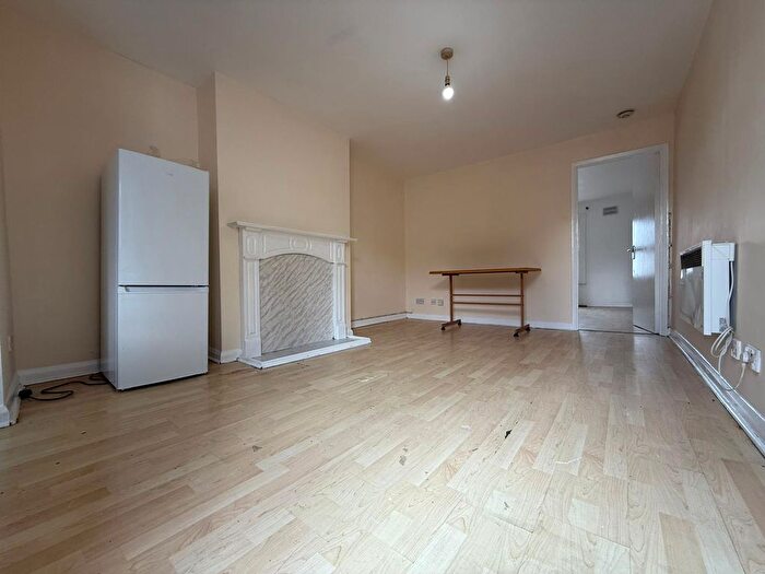 1 Bedroom Flat To Rent In Lower Addiscombe Road, Croydon, CR0