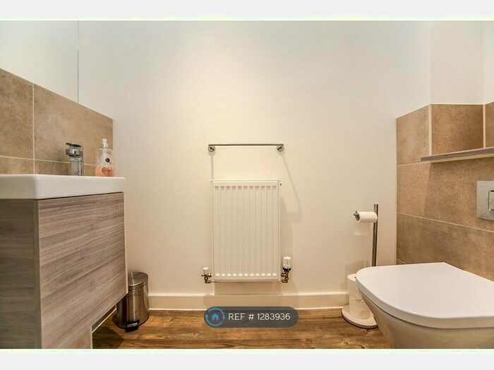 4 Bedroom Semi-Detached House To Rent In Thackeray Drive, Gravesend DA11