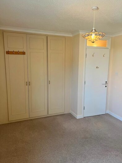1 Bedroom Flat To Rent In Carnegie Road, Worthing, BN14