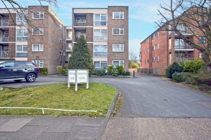 2 Bedroom Flat To Rent In Brackley Road Beckenham, BR3