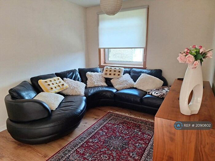 2 Bedroom Flat To Rent In Cornhill Terrace, Aberdeen, AB16