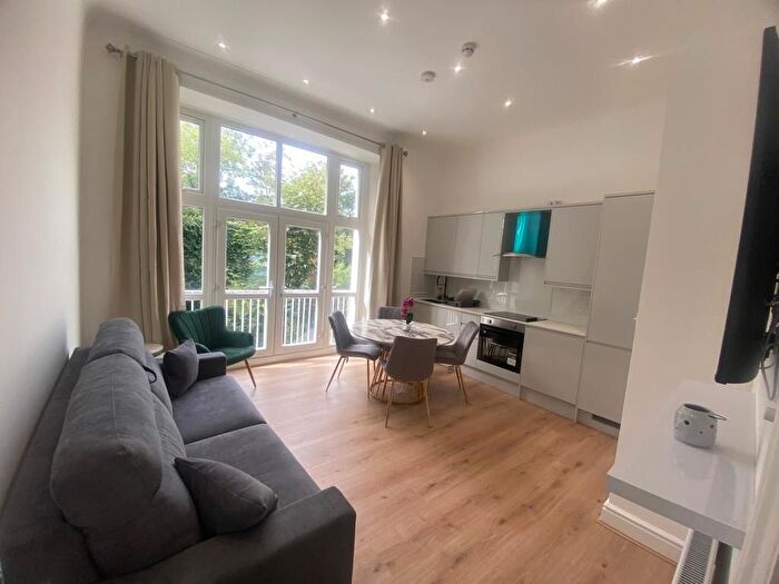1 Bedroom Flat To Rent In Holland Road, W14