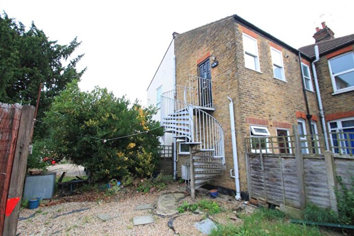 2 Bedroom Flat To Rent In Southbourne Grove, Westcliff-On-Sea, SS0