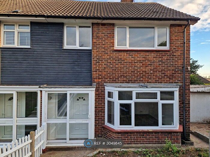 3 Bedroom End Of Terrace House To Rent In Court Road, Dartford, DA2