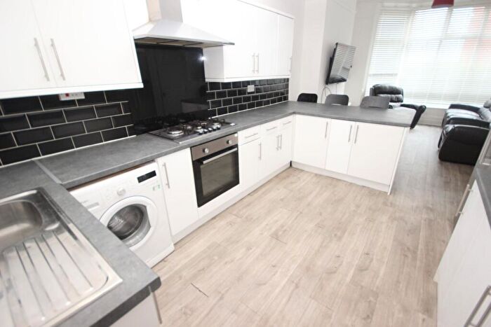 6 Bedroom Terraced House To Rent In Rossett Avenue, L17