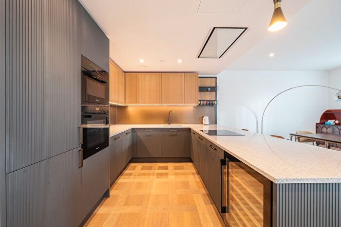 3 Bedroom Flat To Rent In Merino Gardens, Wapping, E1W