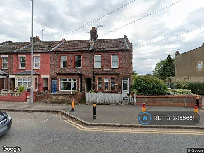 3 Bedroom Terraced House To Rent In Hitchin Road, Luton, LU2